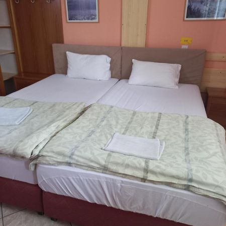 Hostel Bata Kanjiža Exteriör bild